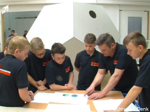 Schreiner bauen XTREME Dodekaeder gemeinsam mit der Mittelschule Wallerfing